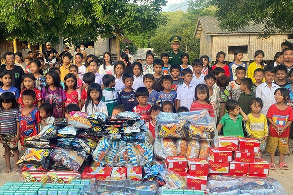 Phụ huynh sử dụng phần mềm kiểm soát để bảo vệ trẻ em