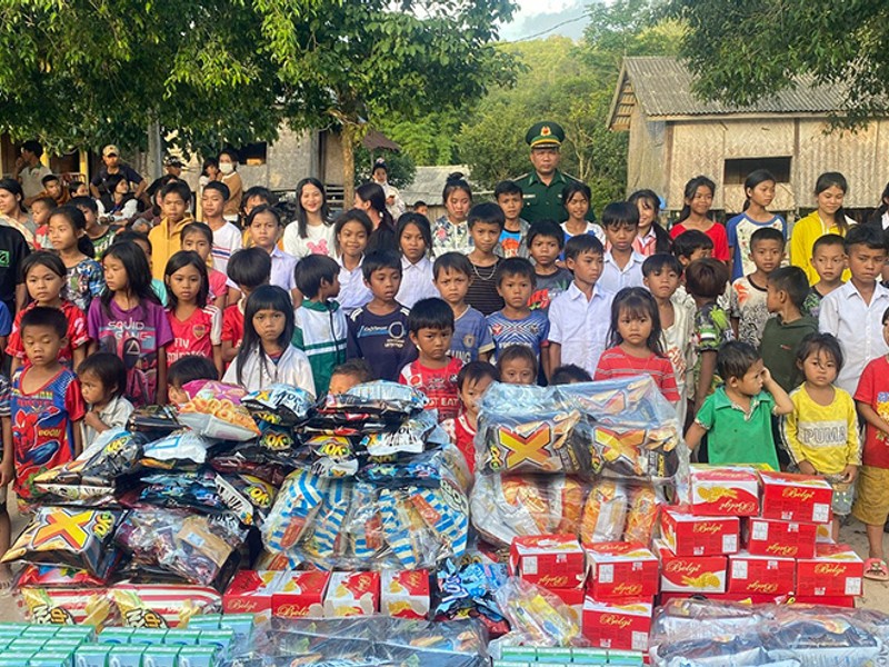 Hình ảnh biểu tượng cho việc bảo vệ trẻ em khỏi cờ bạc trực tuyến